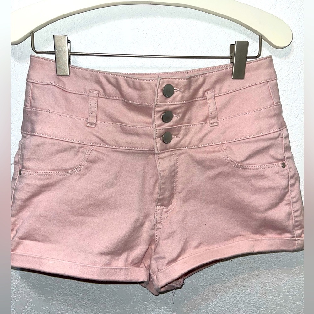 Stretchy high wasted jegging type shorts pastel pink with 3 buttons